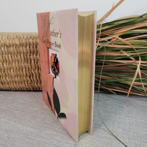 A Mother 's Daily Prayer Book Deluxe Daily Prayer Book By Marie D. Jones - Picture 3 of 5